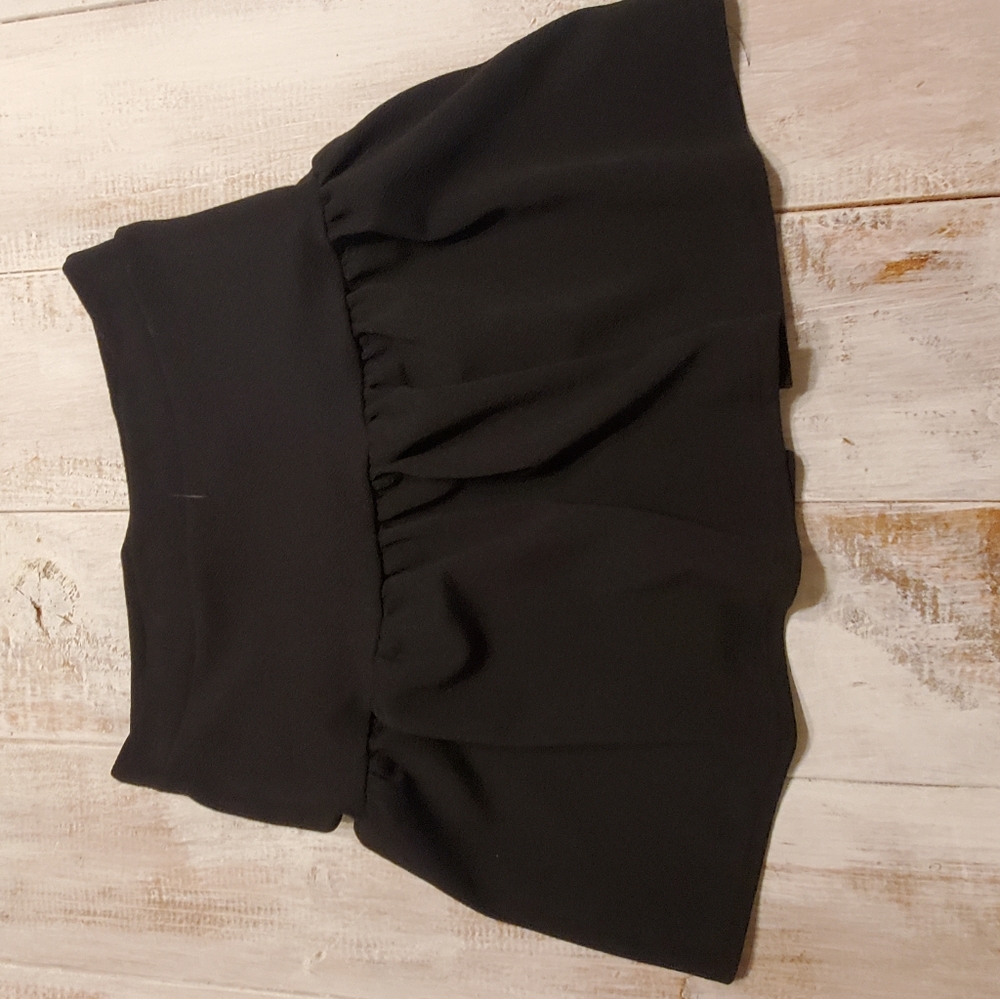 little black skirt